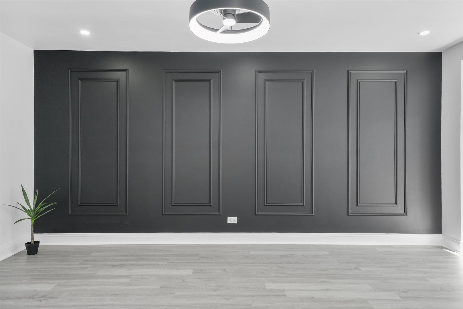 7120 S Lawndale Avenue, Chicago, IL 60629