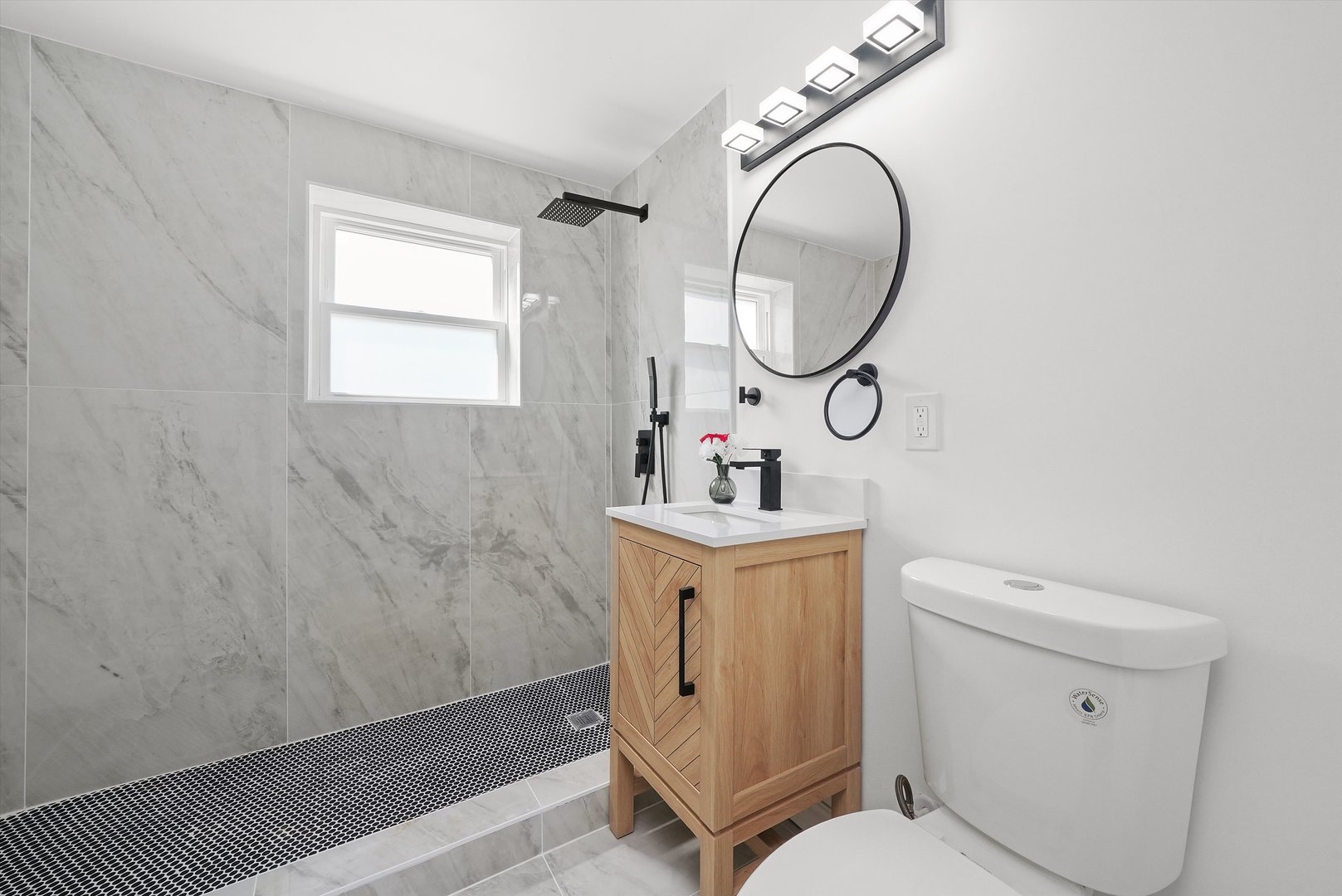 7120 S Lawndale Avenue, Chicago, IL 60629