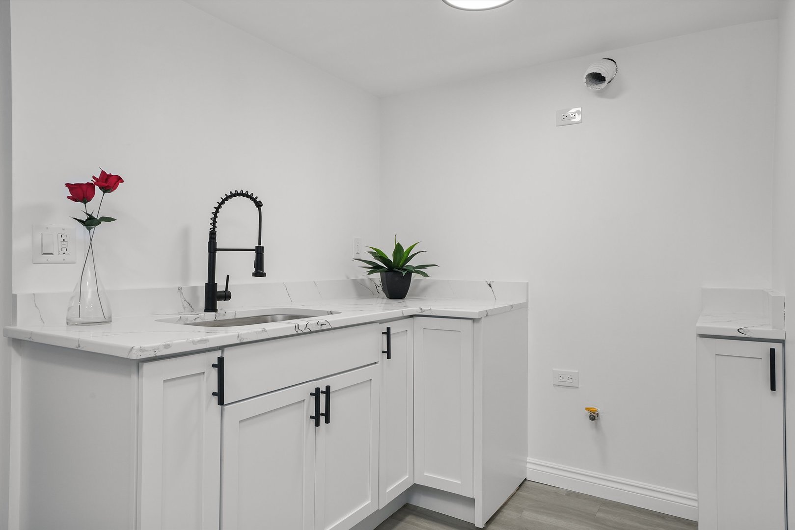 7120 S Lawndale Avenue, Chicago, IL 60629