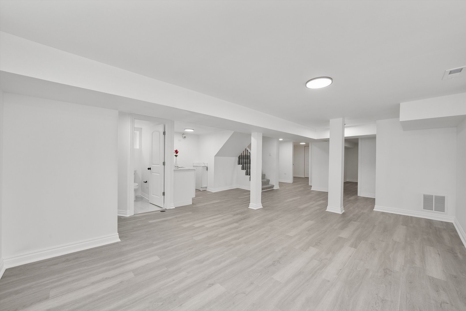 7120 S Lawndale Avenue, Chicago, IL 60629