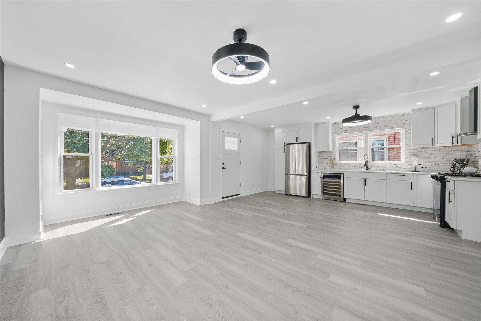 7120 S Lawndale Avenue, Chicago, IL 60629