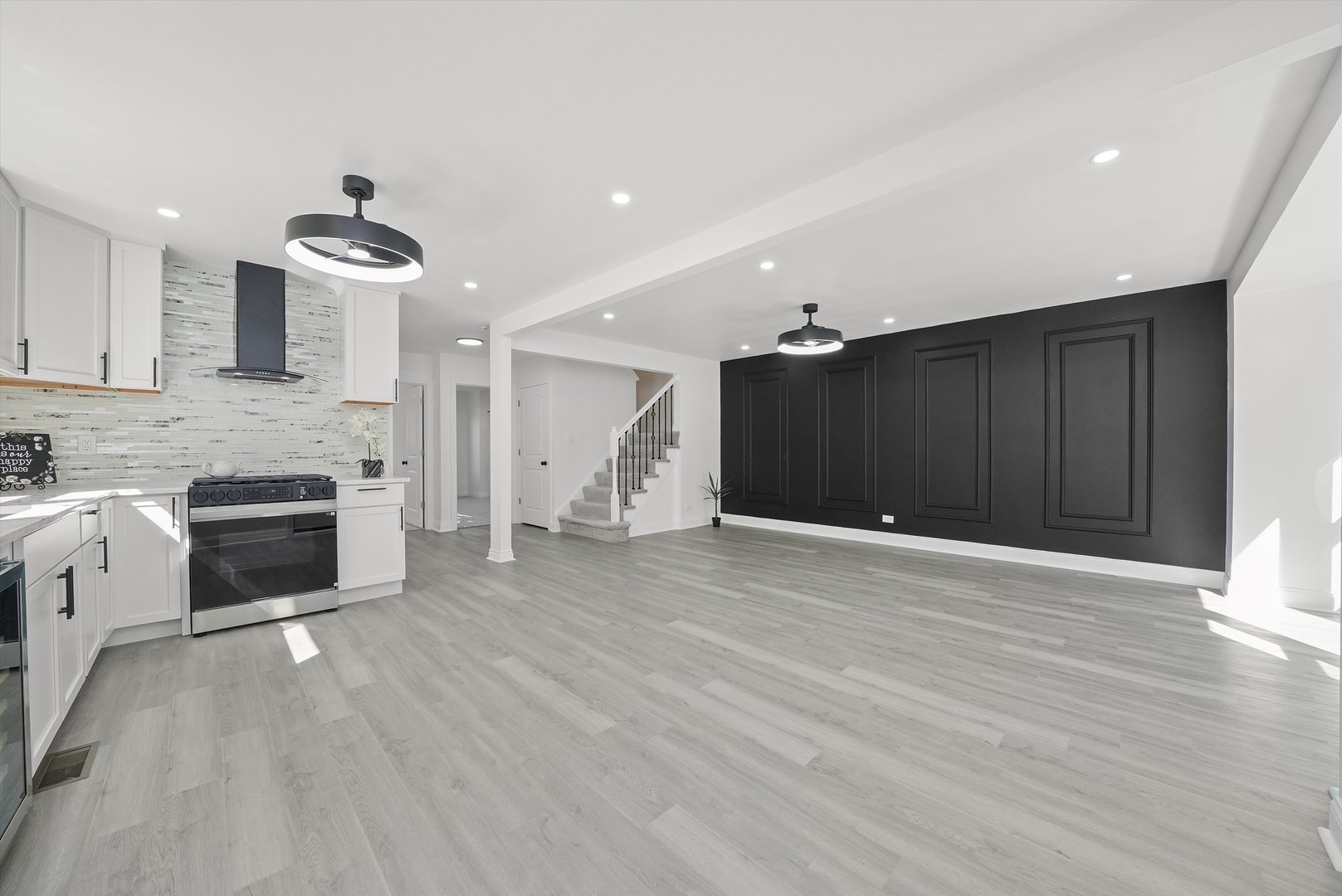 7120 S Lawndale Avenue, Chicago, IL 60629