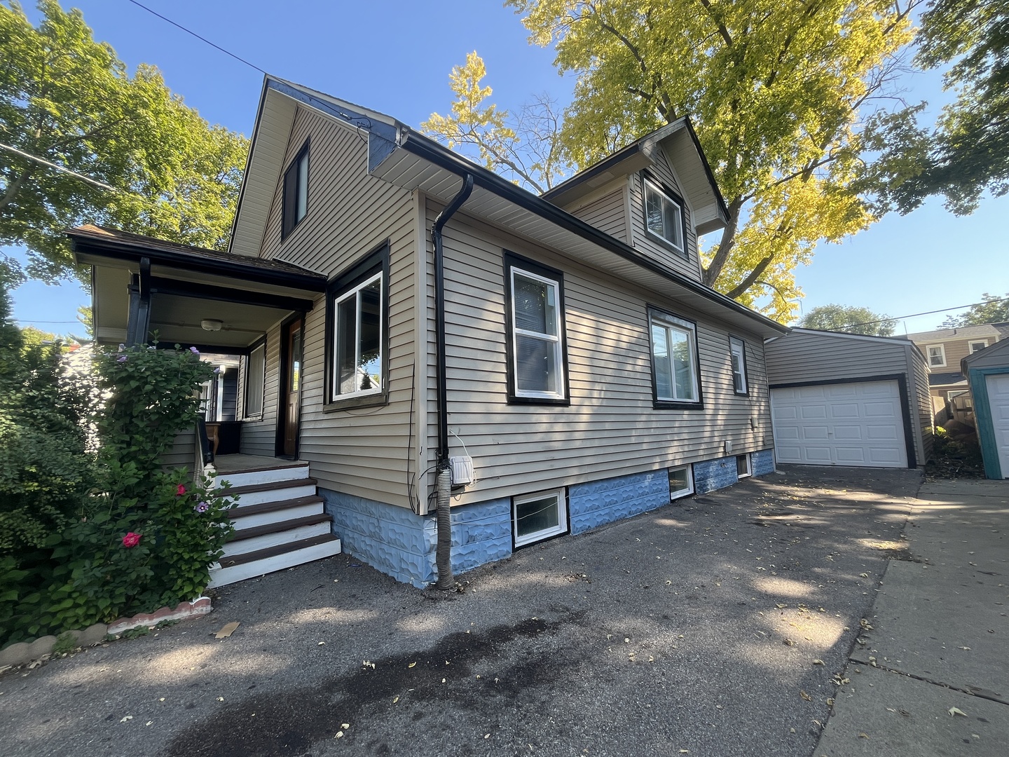 404 Bangs Street, Aurora, IL 60505