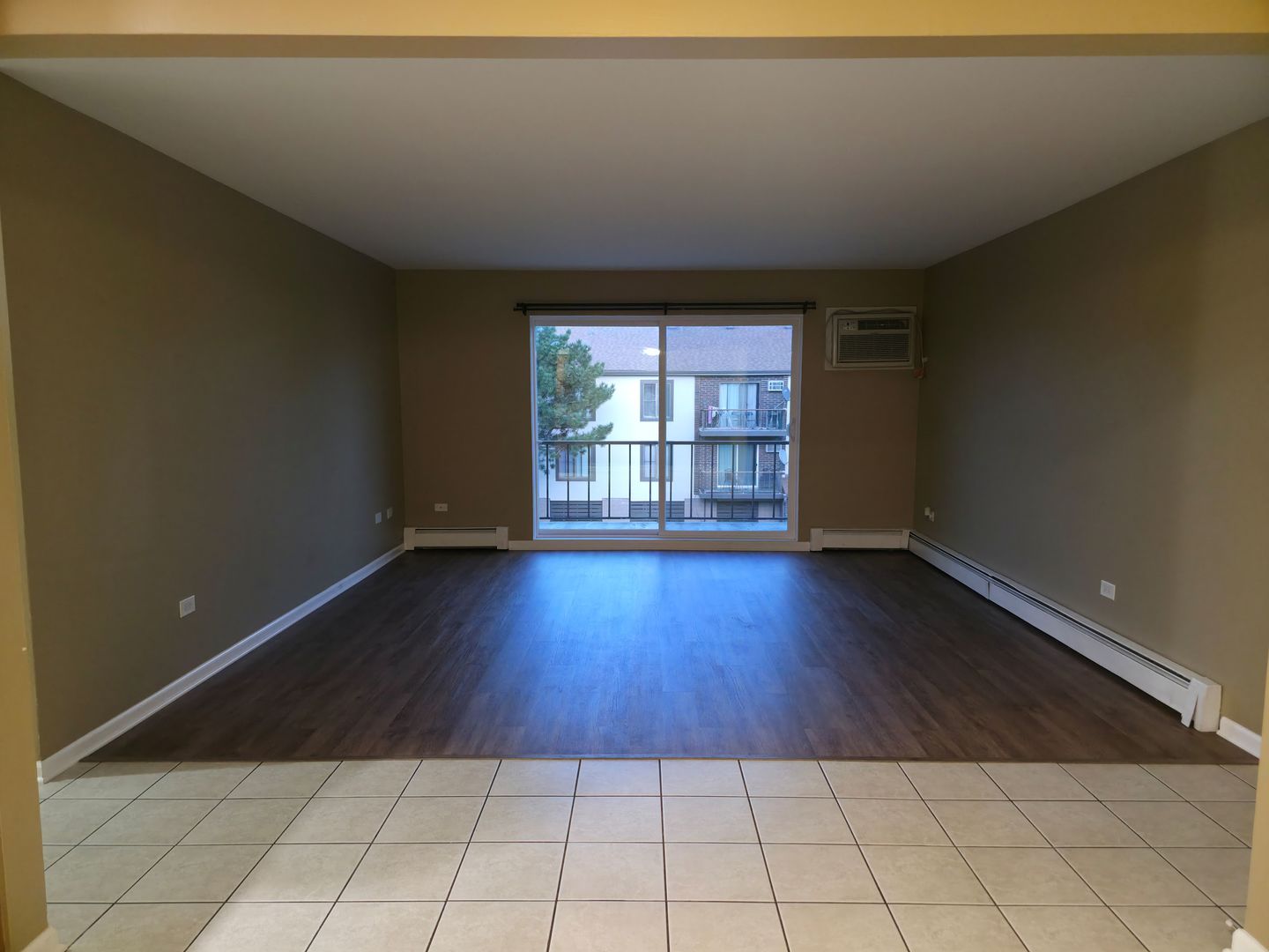 1665 Coach Drive #204, Naperville, IL 60565
