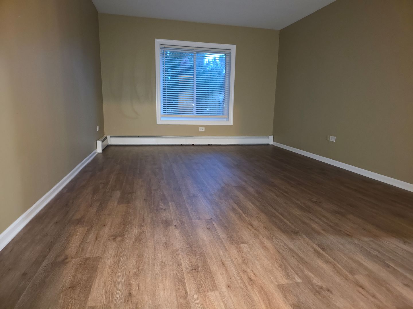 1665 Coach Drive #204, Naperville, IL 60565