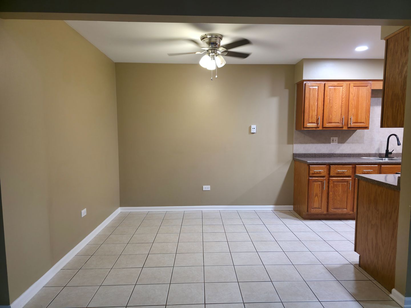 1665 Coach Drive #204, Naperville, IL 60565