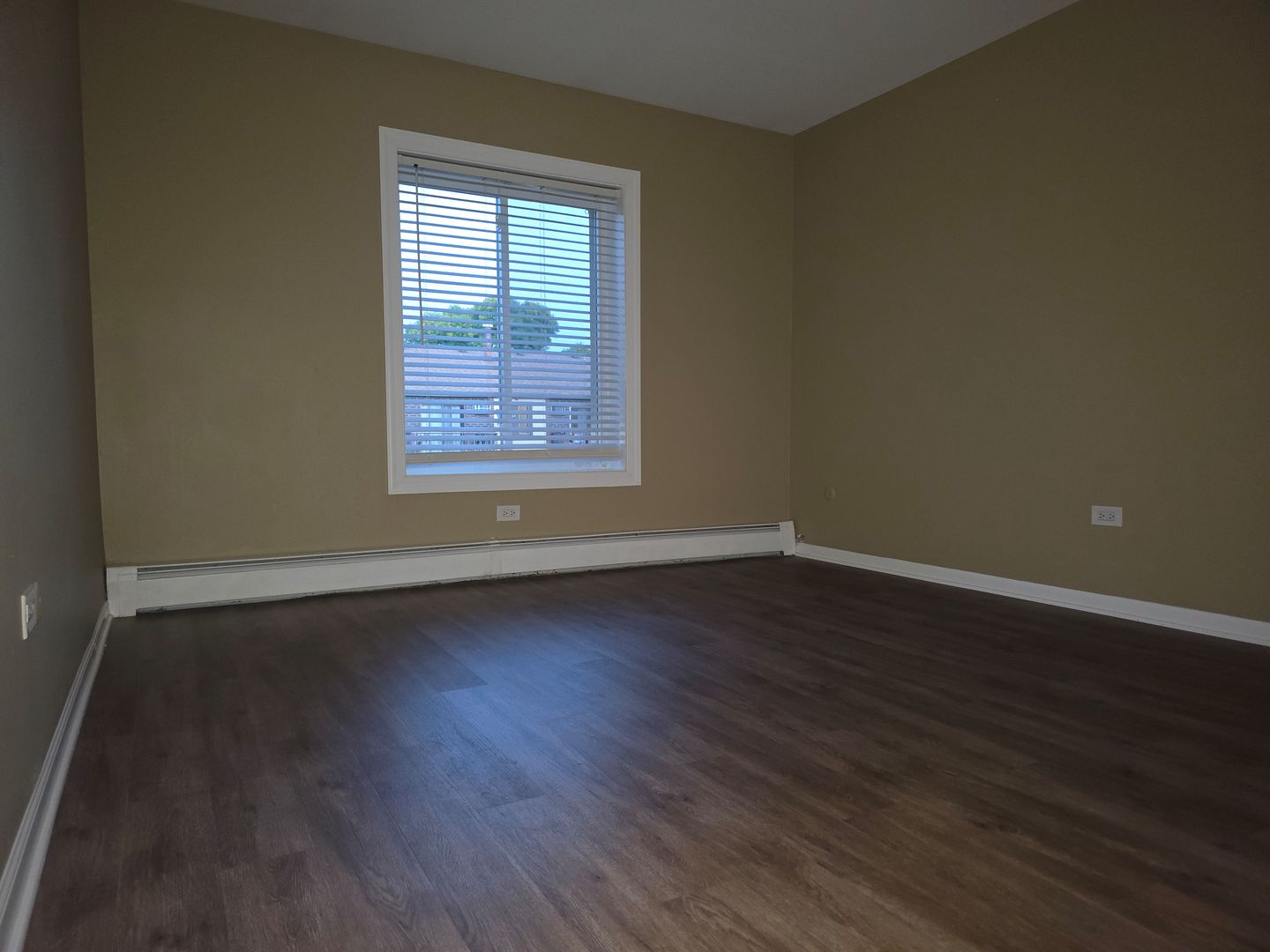 1665 Coach Drive #204, Naperville, IL 60565