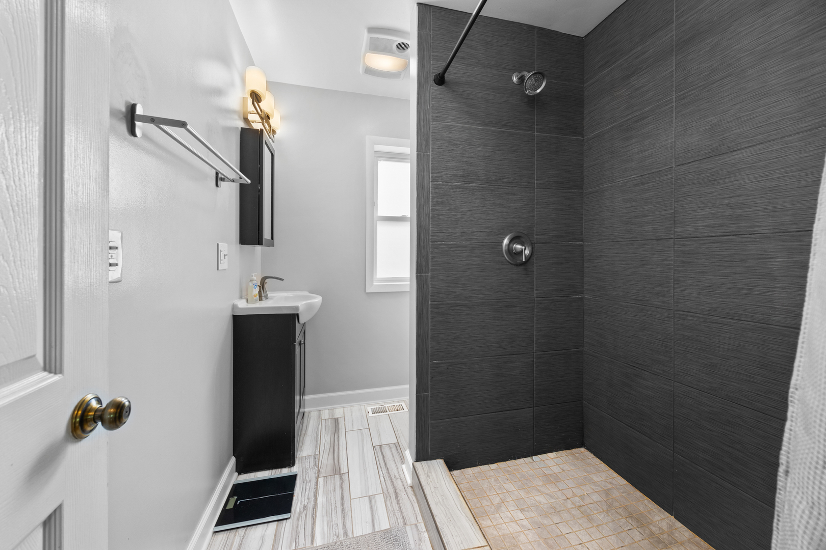 335 S Crescent Avenue, Palatine, IL 60067