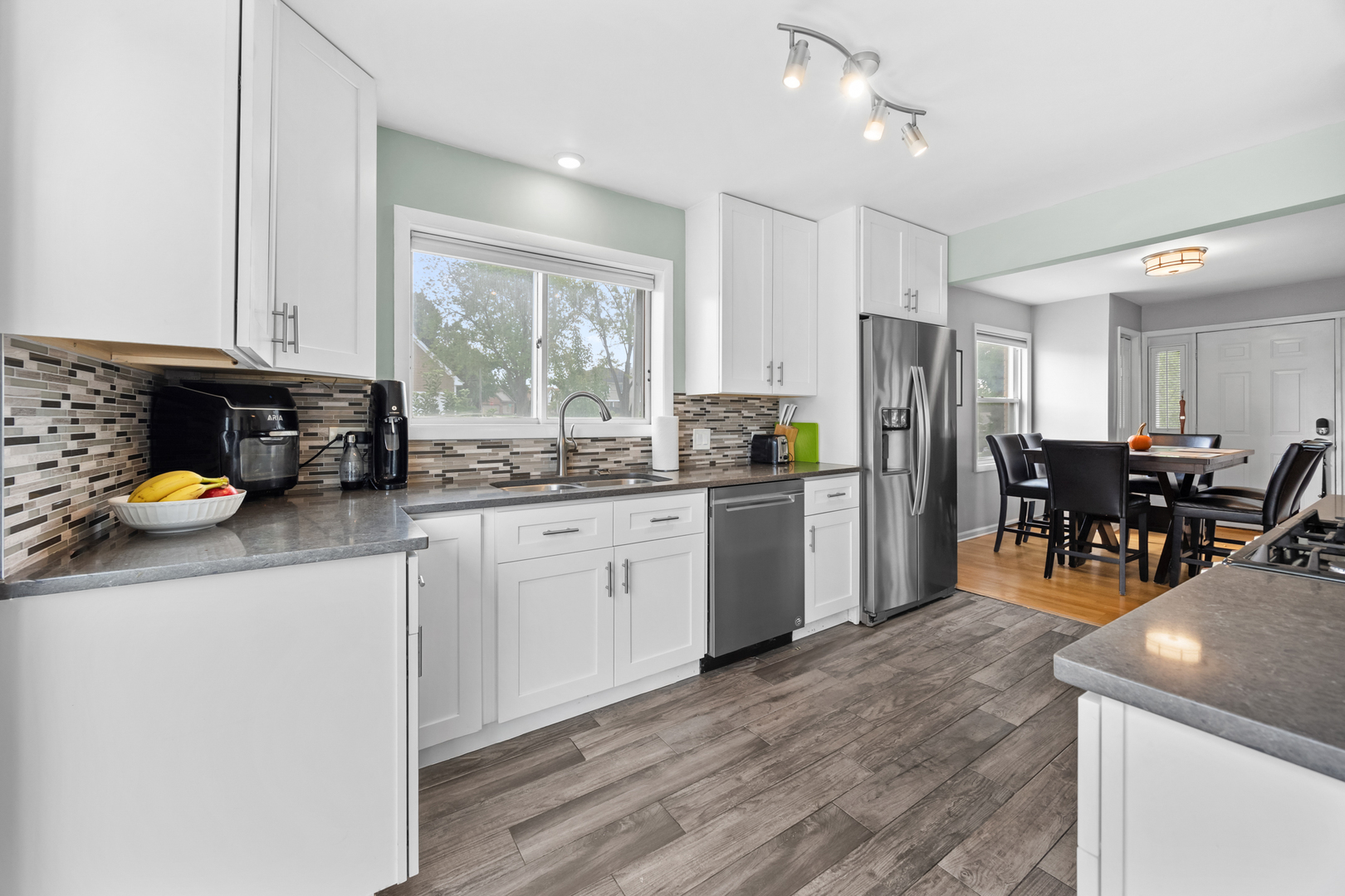 335 S Crescent Avenue, Palatine, IL 60067