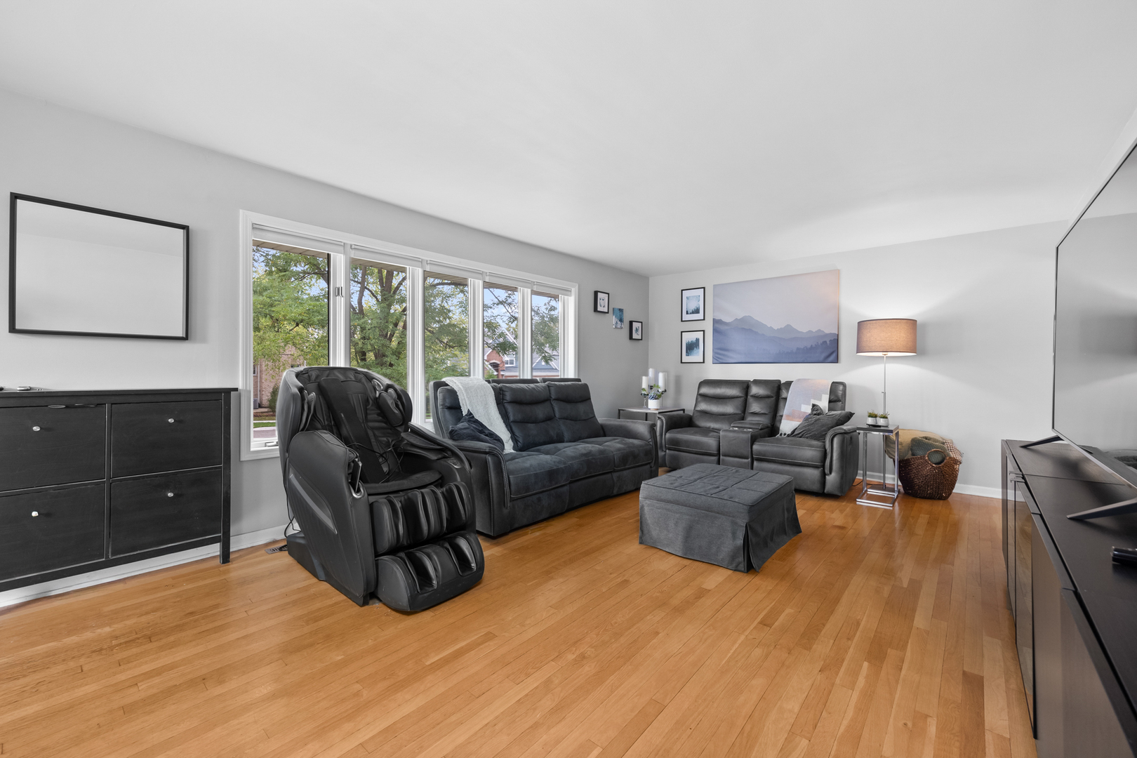 335 S Crescent Avenue, Palatine, IL 60067