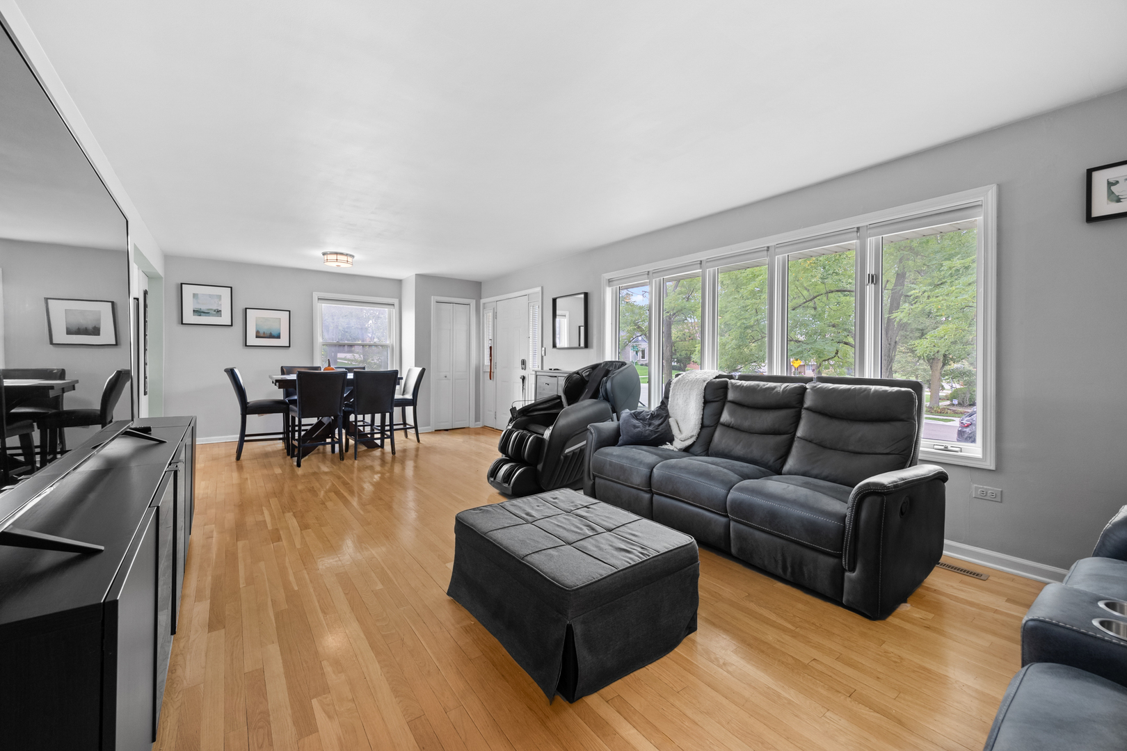 335 S Crescent Avenue, Palatine, IL 60067