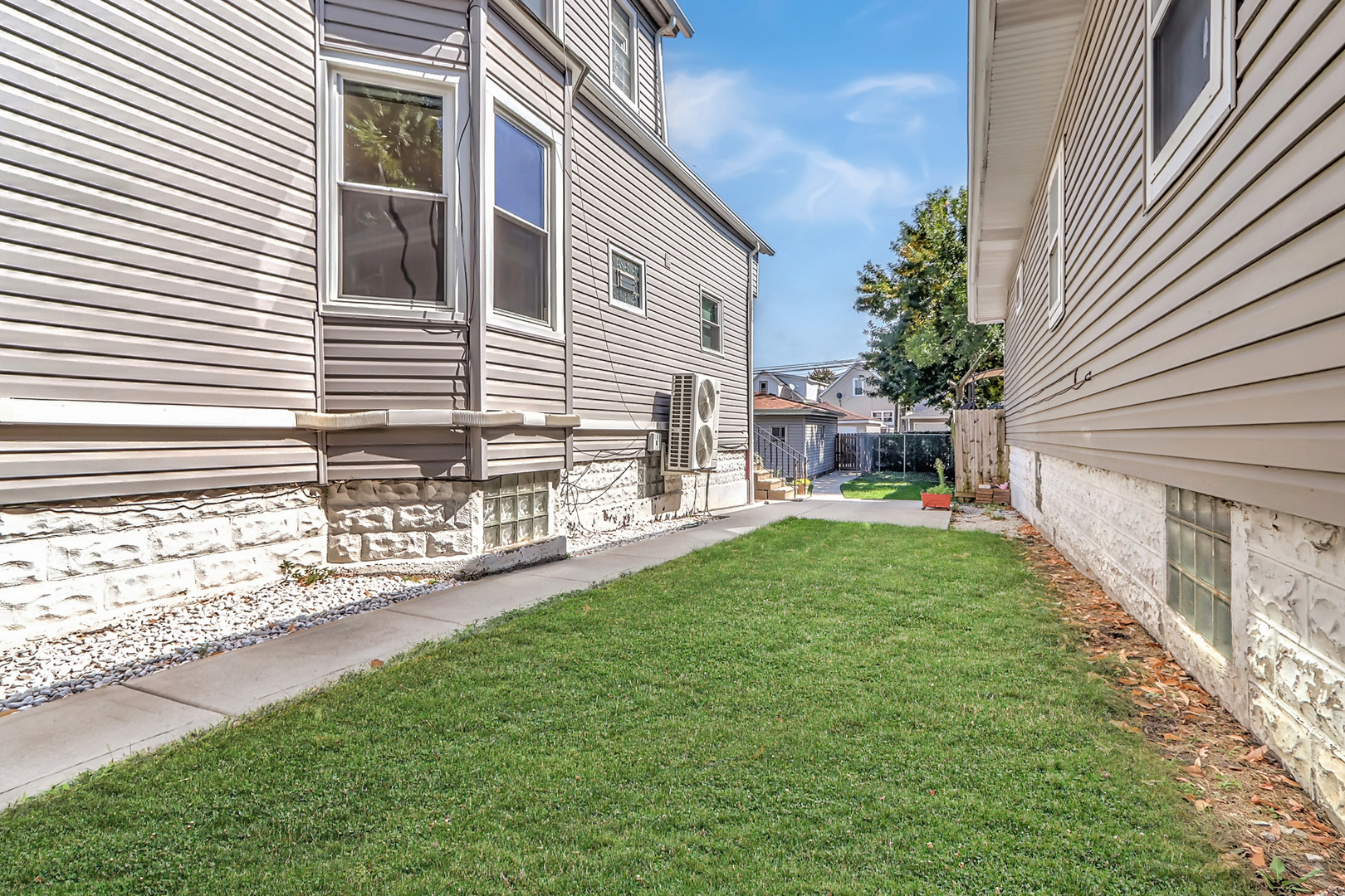 13147 S Brandon Avenue, Chicago, IL 60633