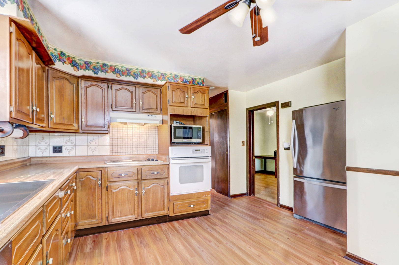 13147 S Brandon Avenue, Chicago, IL 60633