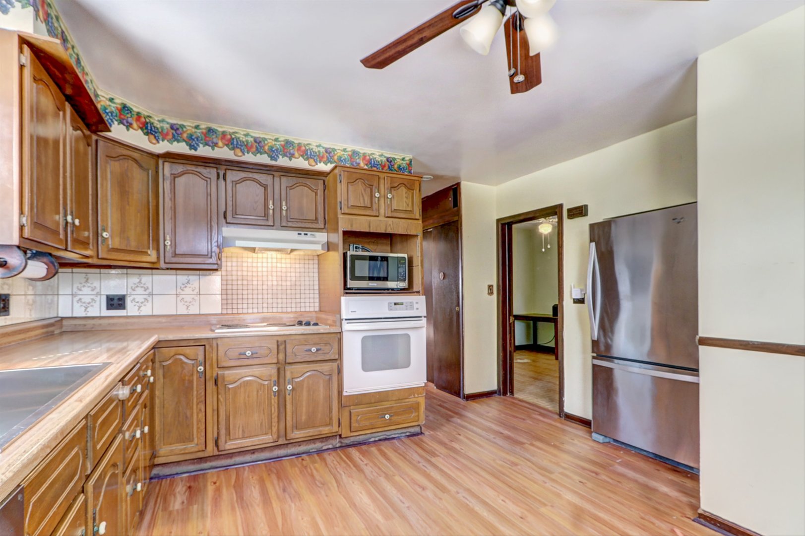 13147 S Brandon Avenue, Chicago, IL 60633