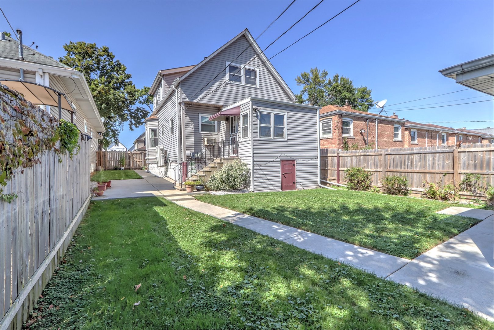 13147 S Brandon Avenue, Chicago, IL 60633
