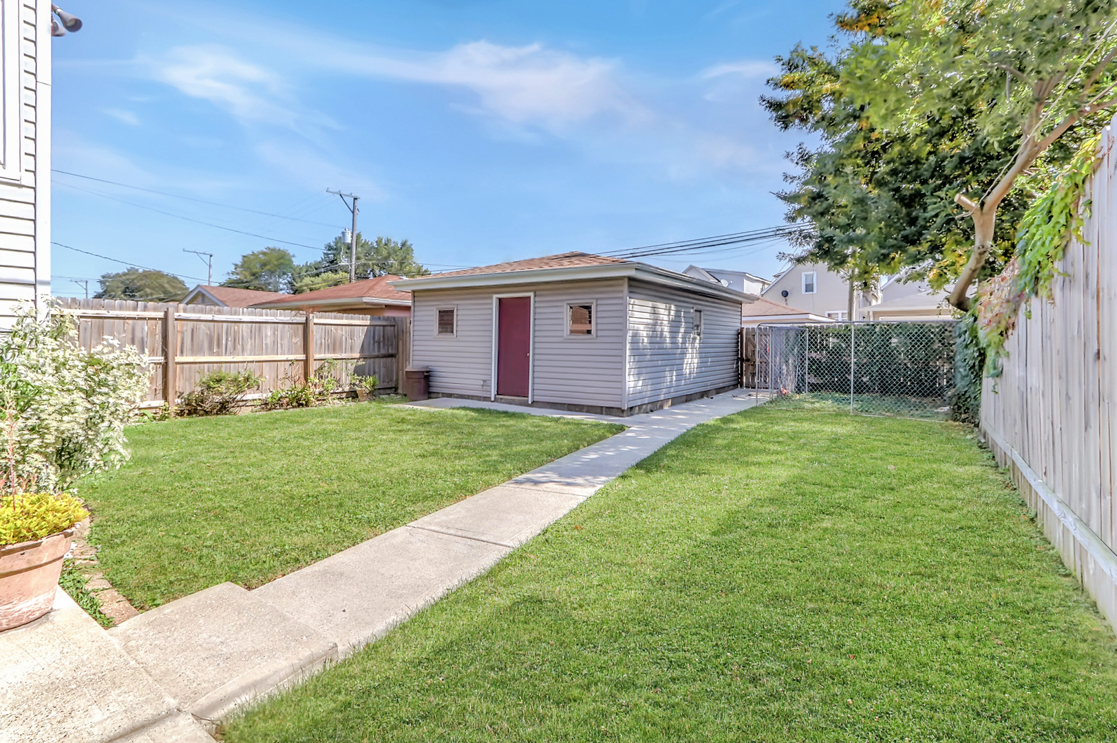 13147 S Brandon Avenue, Chicago, IL 60633