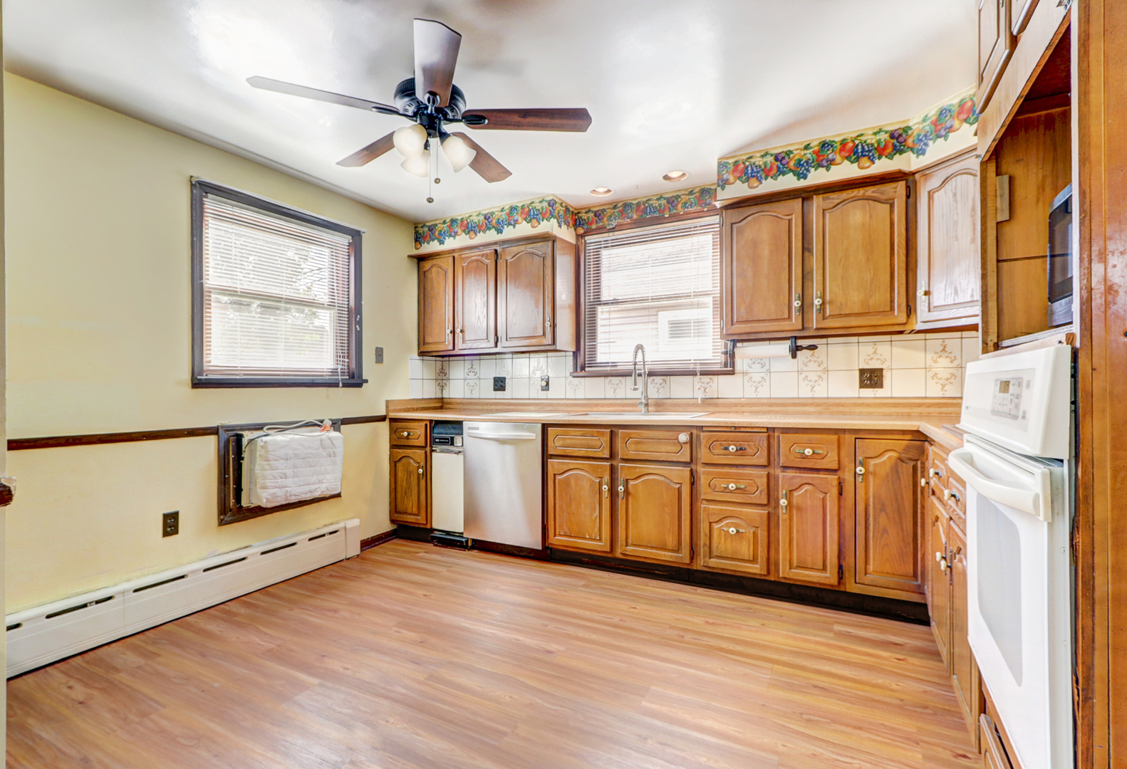 13147 S Brandon Avenue, Chicago, IL 60633