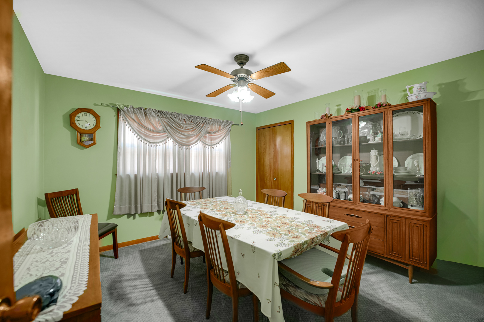 10915 S Mackinaw Avenue, Chicago, IL 60617