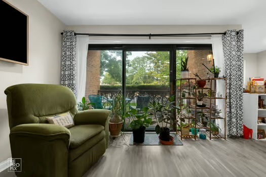 709 79th Street #103, Darien, IL 60561