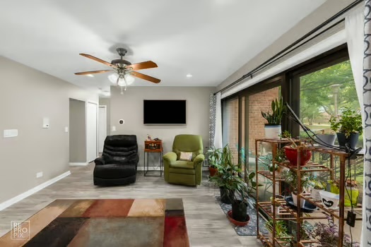 709 79th Street #103, Darien, IL 60561