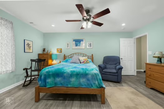 709 79th Street #103, Darien, IL 60561