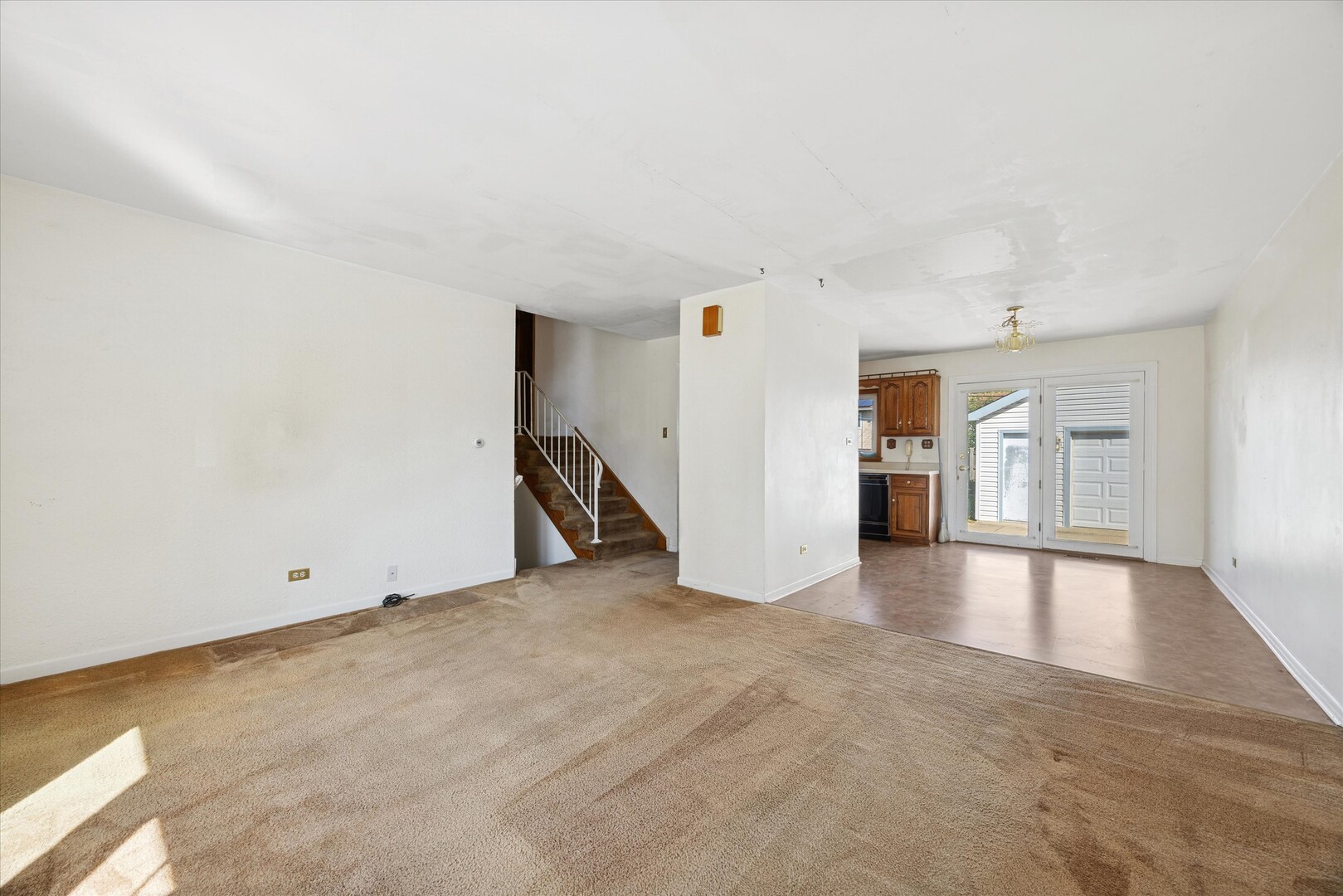 68 W Altgeld Avenue, Glendale Heights, IL 60139