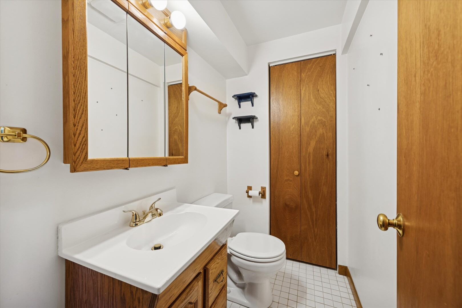 68 W Altgeld Avenue, Glendale Heights, IL 60139