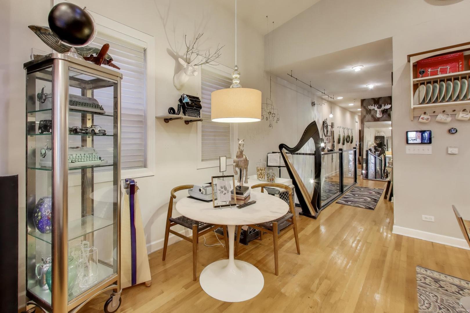 3015 N Damen Avenue #3, Chicago, IL 60618