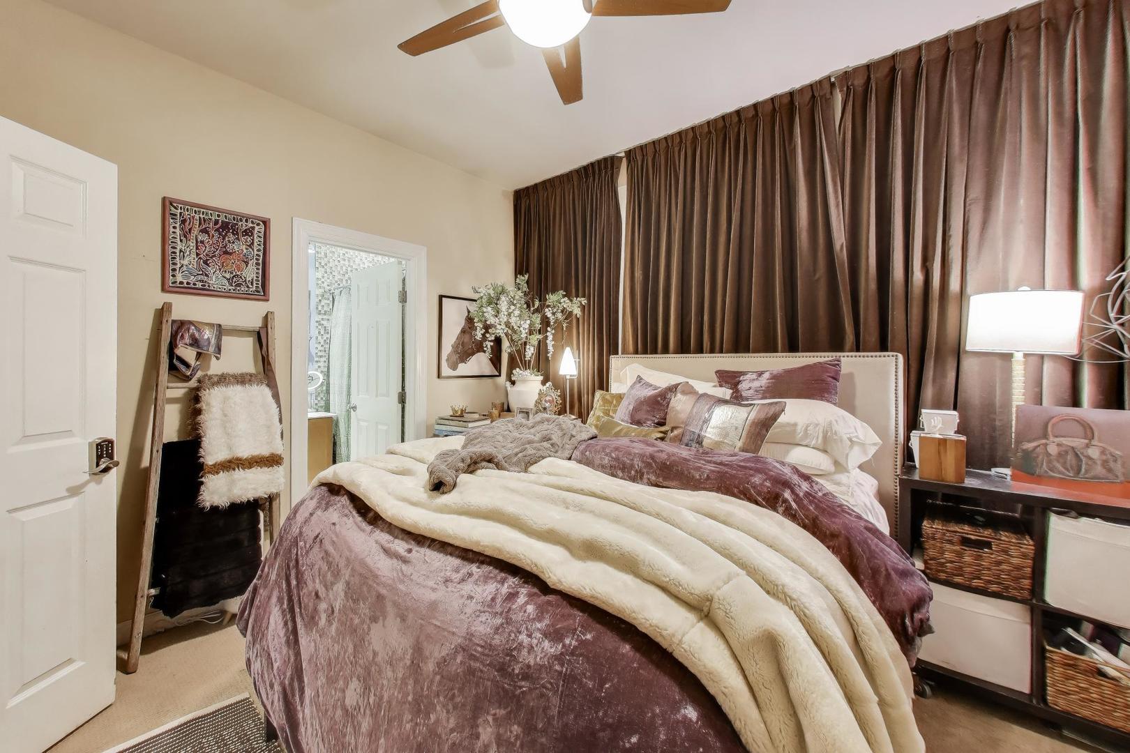 3015 N Damen Avenue #3, Chicago, IL 60618