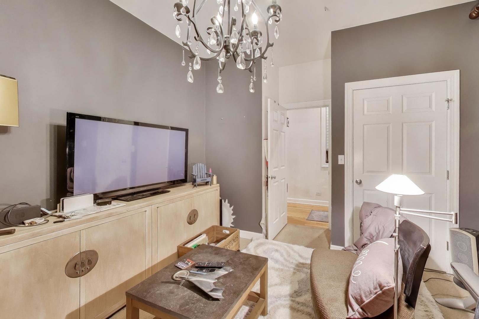 3015 N Damen Avenue #3, Chicago, IL 60618