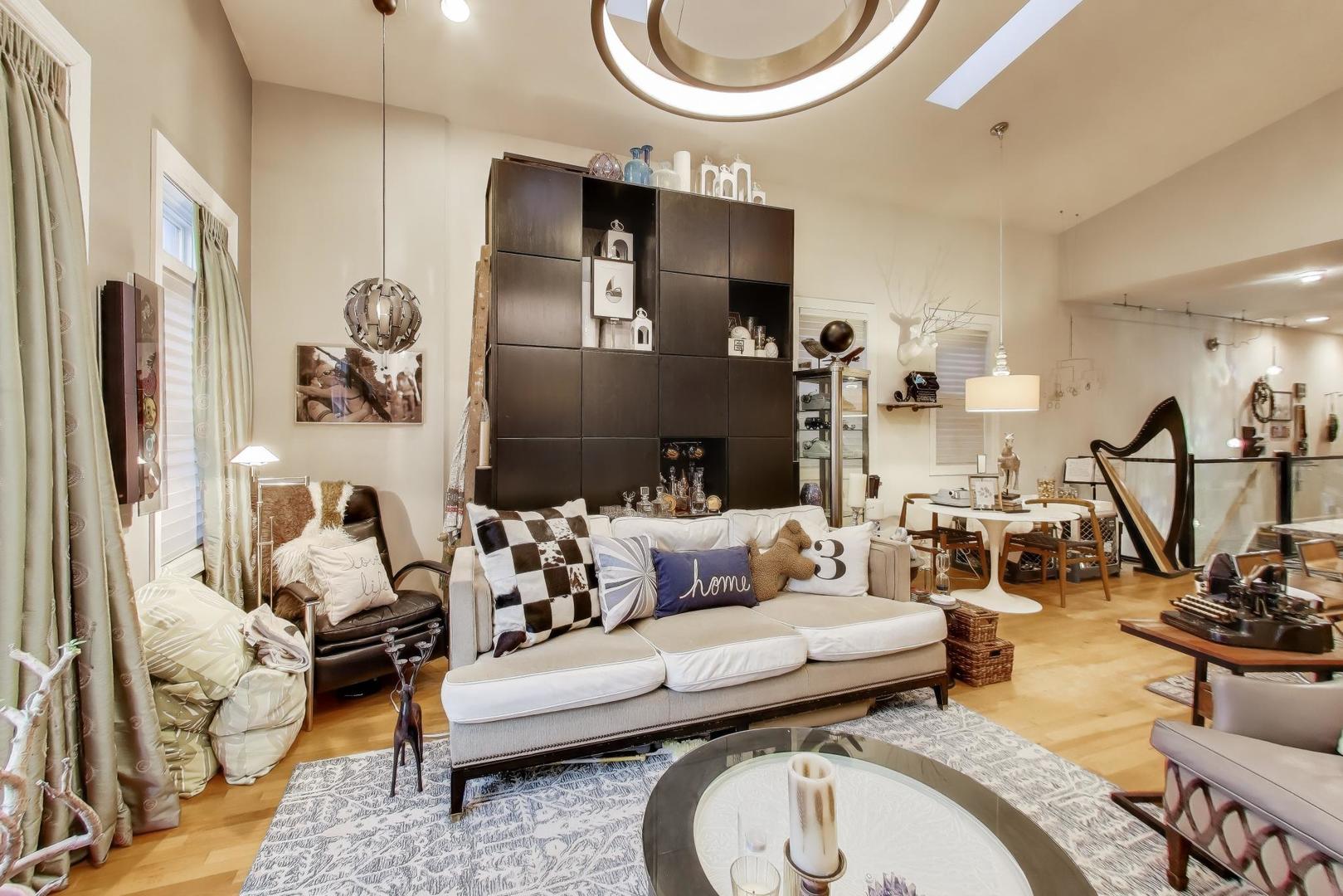 3015 N Damen Avenue #3, Chicago, IL 60618