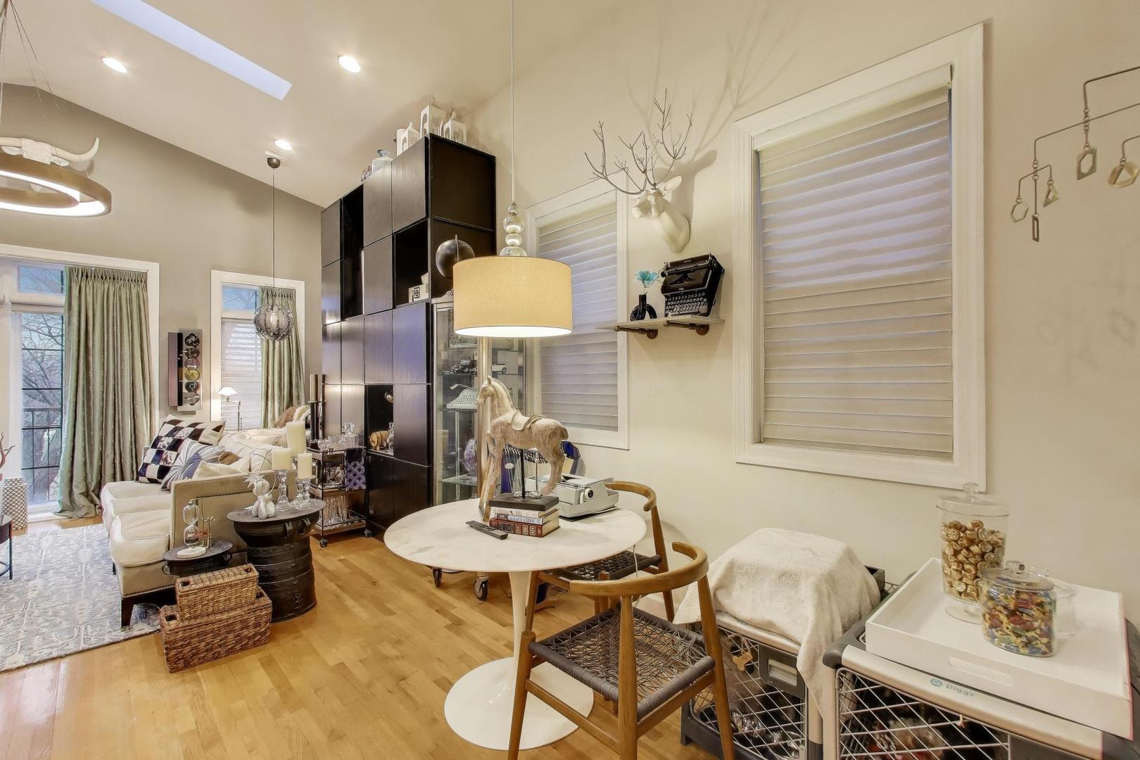 3015 N Damen Avenue #3, Chicago, IL 60618