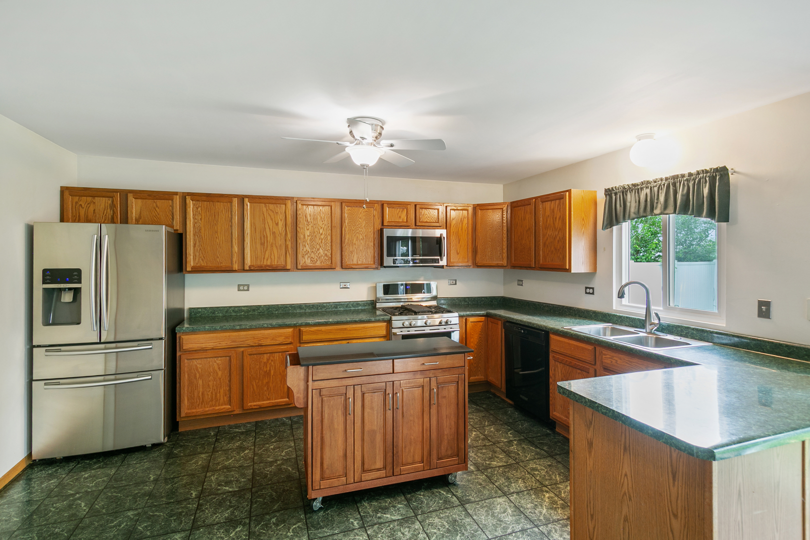 910 Sudbury Drive, Joliet, IL 60435