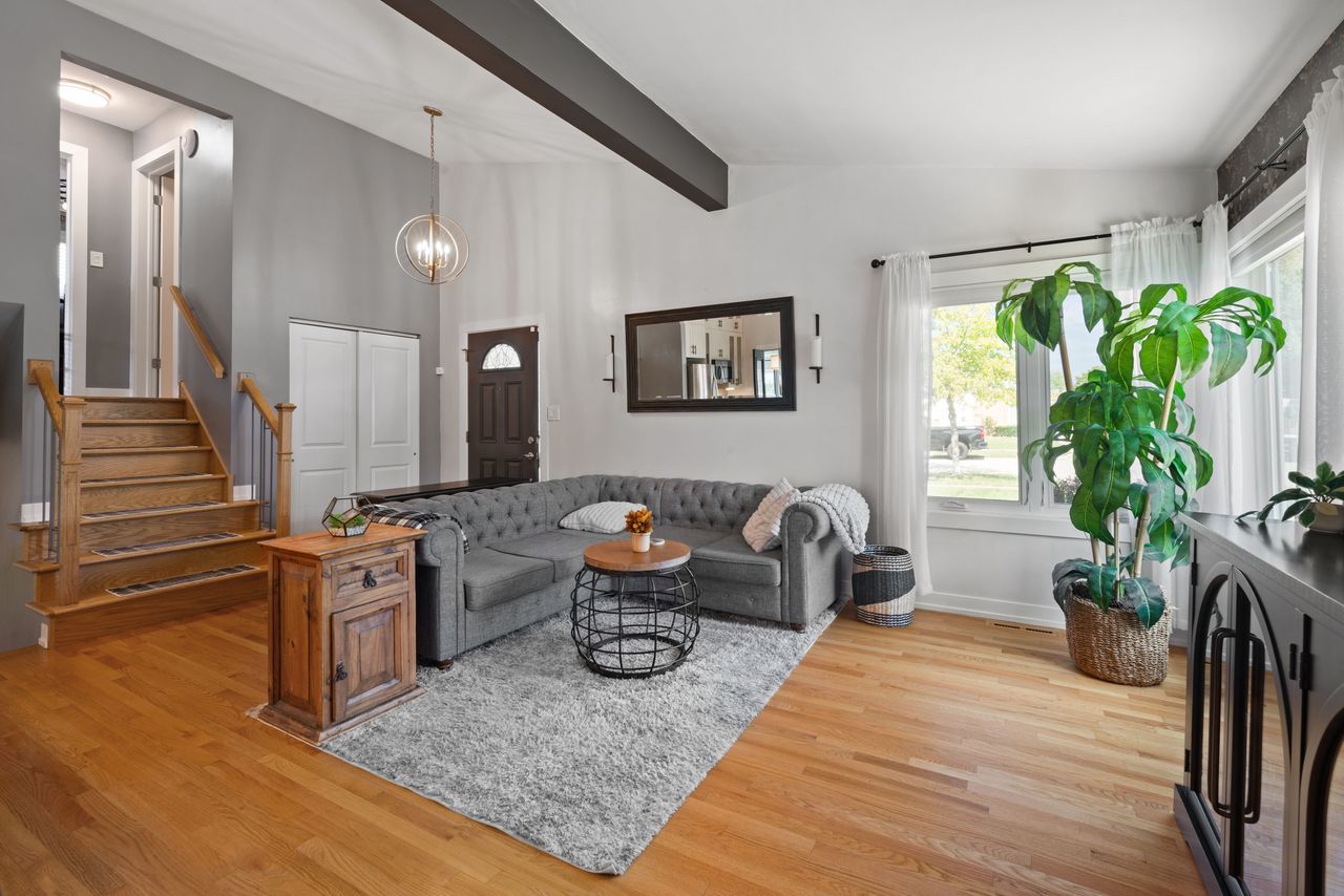 8517 W Madison Drive, Niles, IL 60714