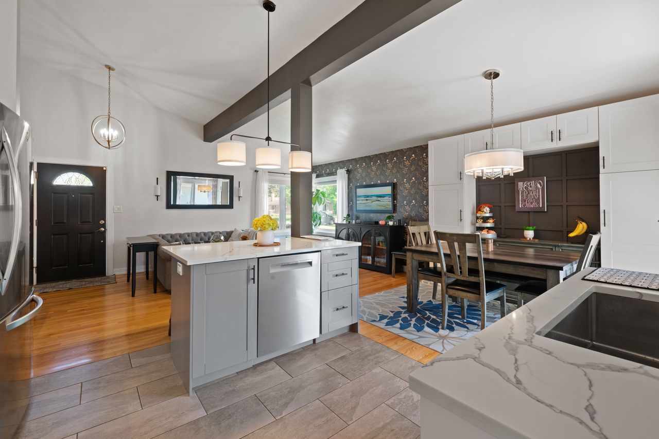 8517 W Madison Drive, Niles, IL 60714