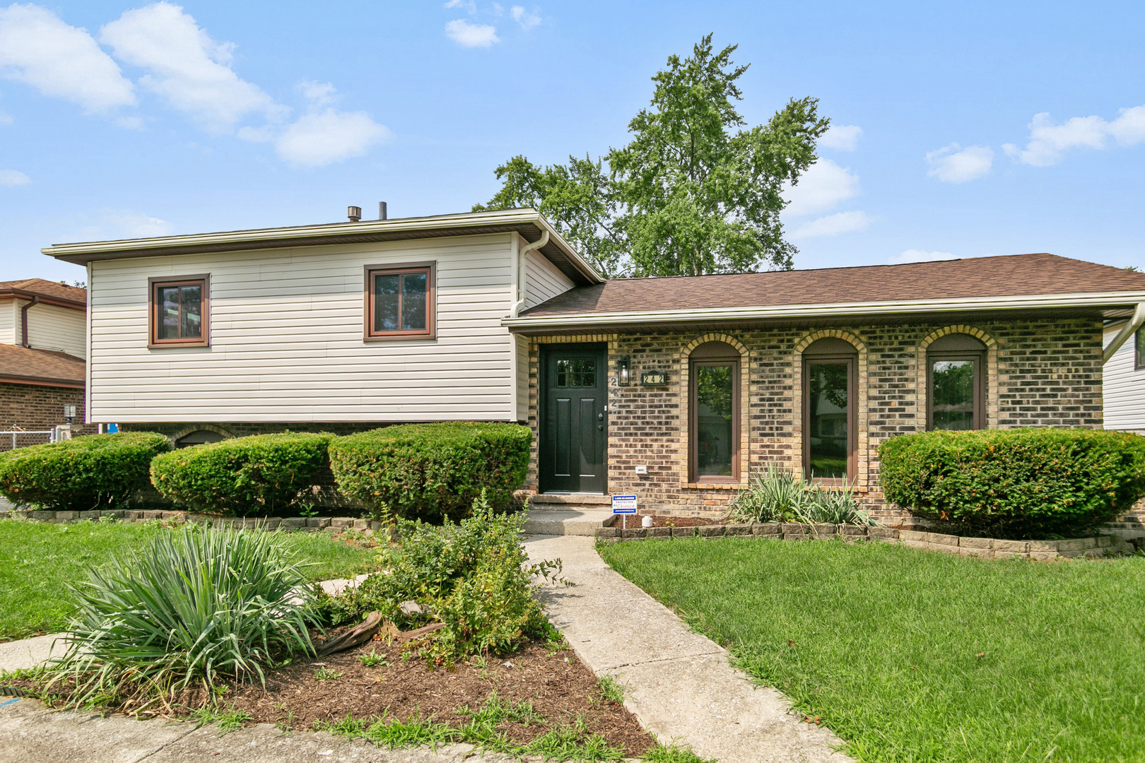 242 S Harper Avenue, Glenwood, IL 60425