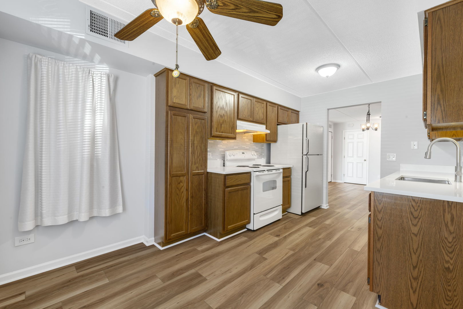 322 Park Avenue #2A, Clarendon Hills, IL 60514