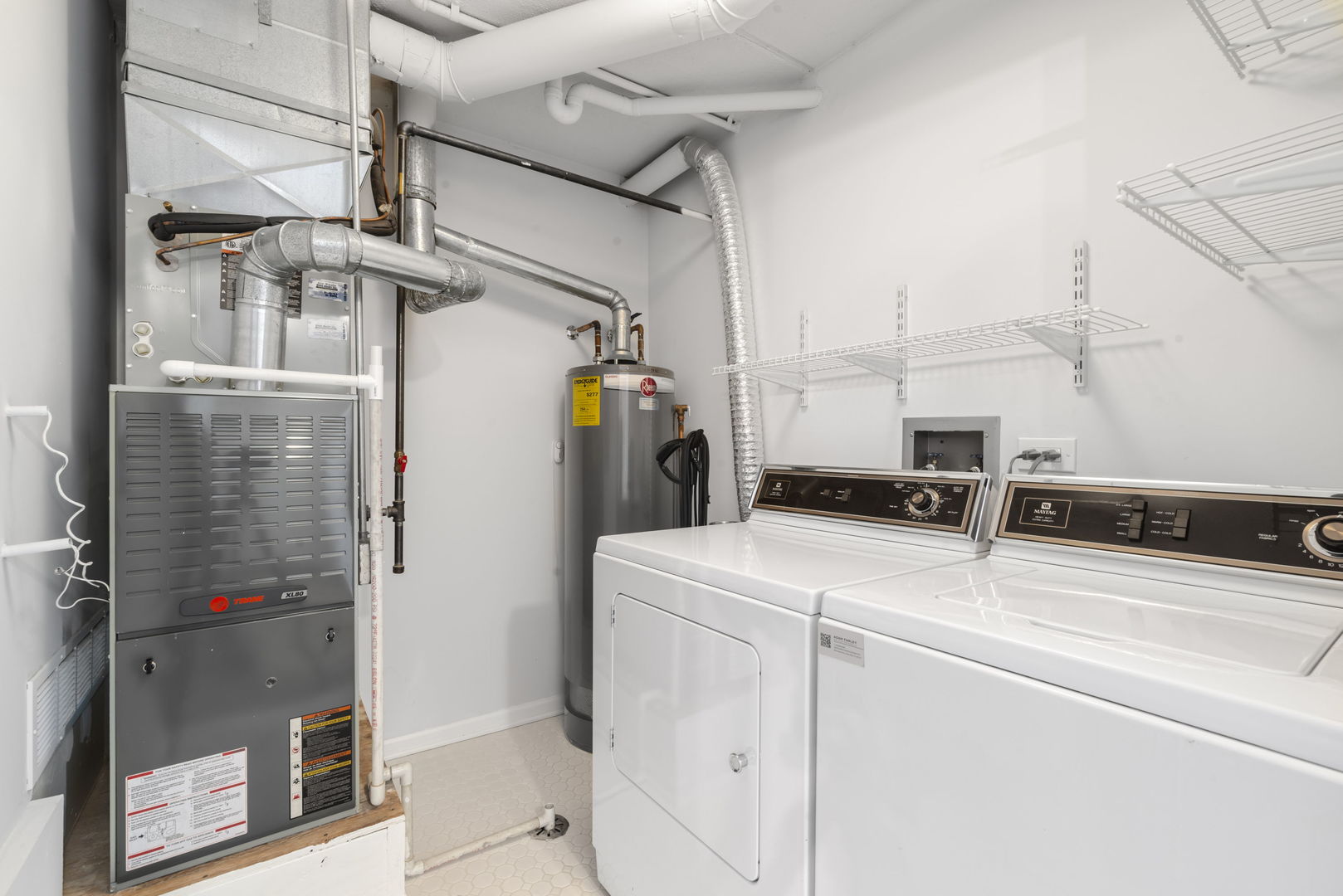 322 Park Avenue #2A, Clarendon Hills, IL 60514