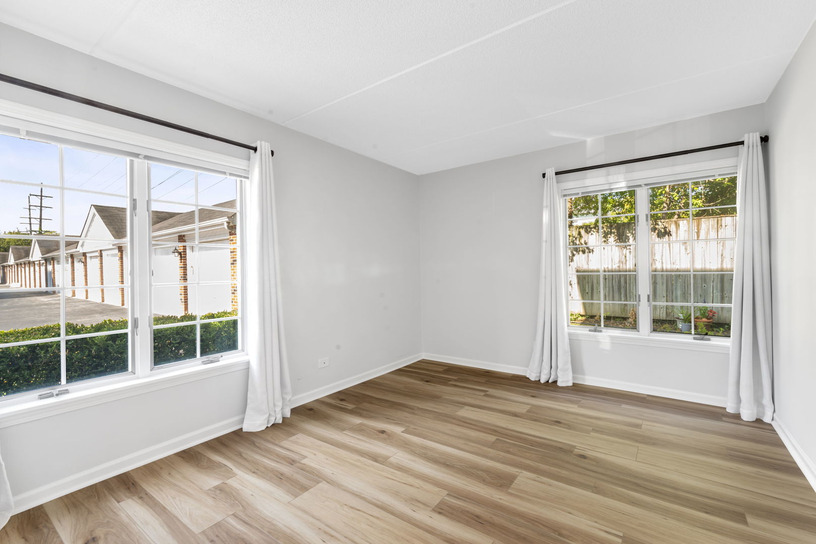 322 Park Avenue #2A, Clarendon Hills, IL 60514