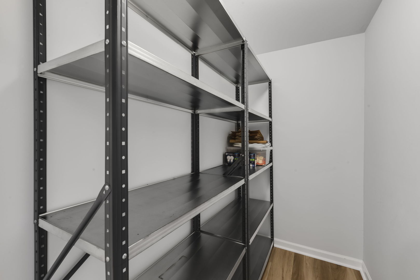 322 Park Avenue #2A, Clarendon Hills, IL 60514