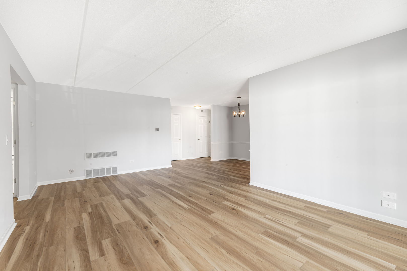 322 Park Avenue #2A, Clarendon Hills, IL 60514