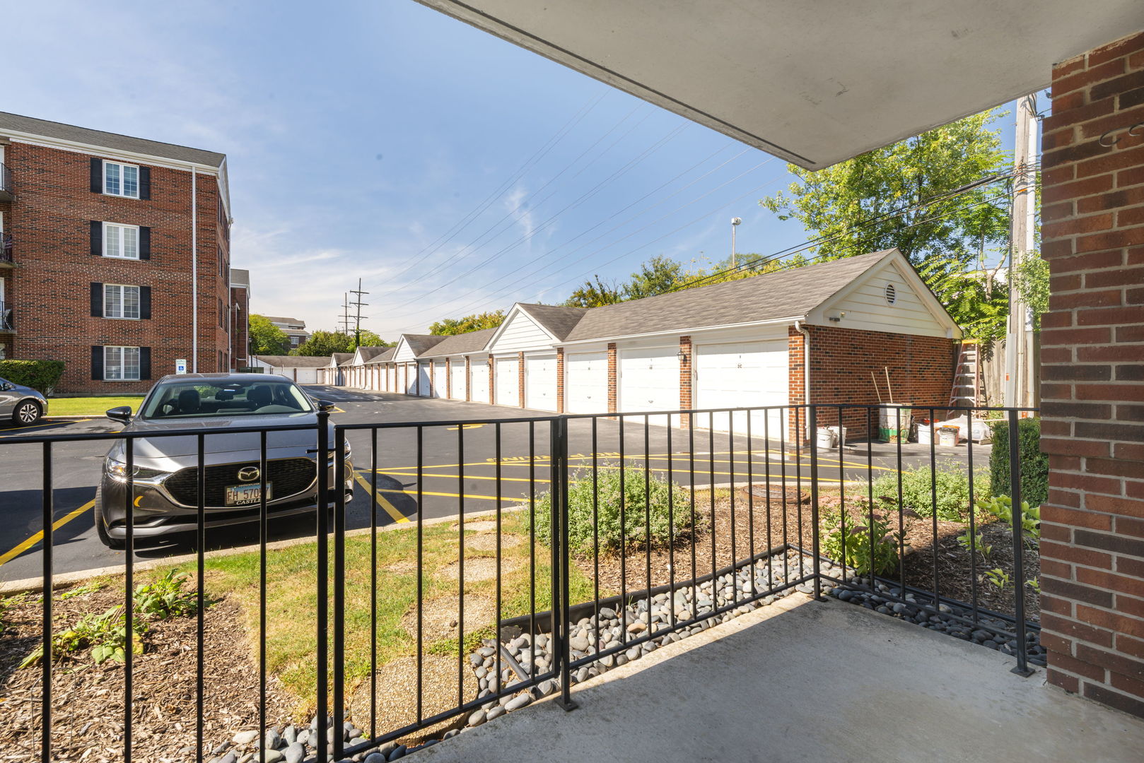 322 Park Avenue #2A, Clarendon Hills, IL 60514