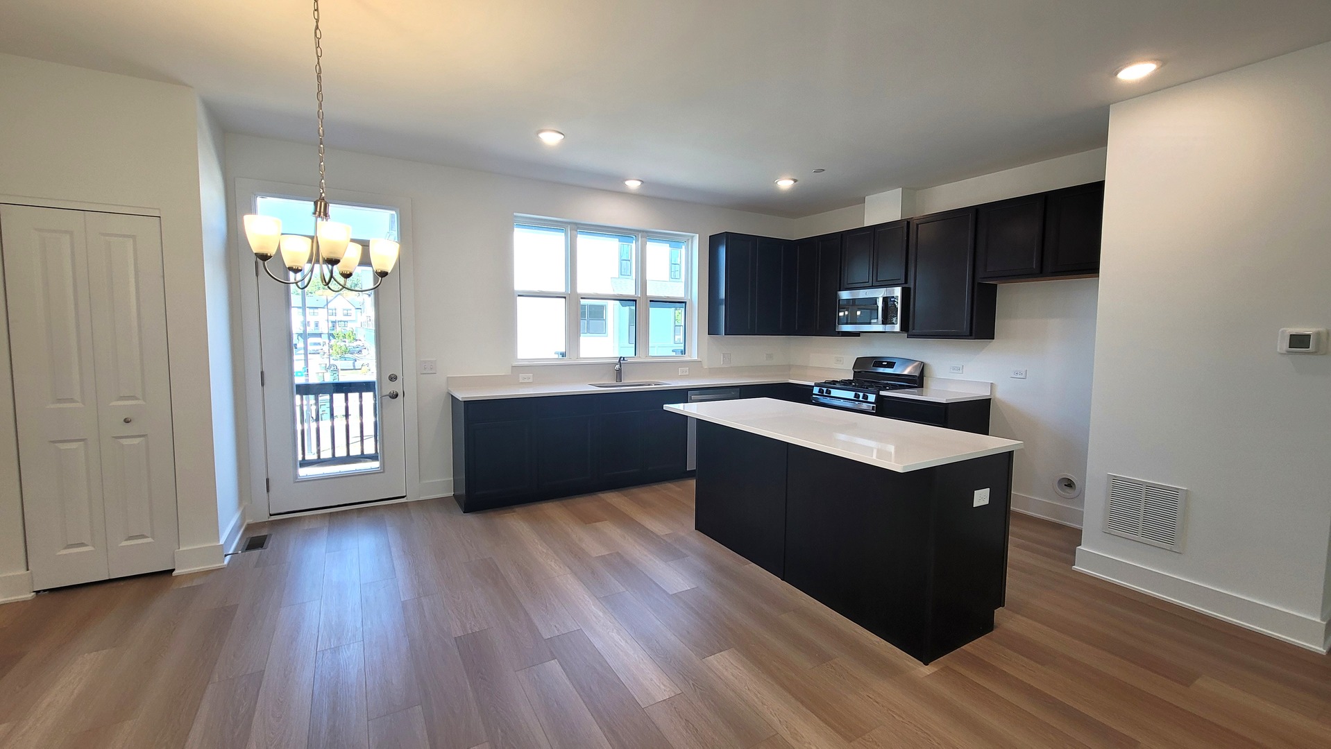 8377 Mulberry Avenue, Morton Grove, IL 60053