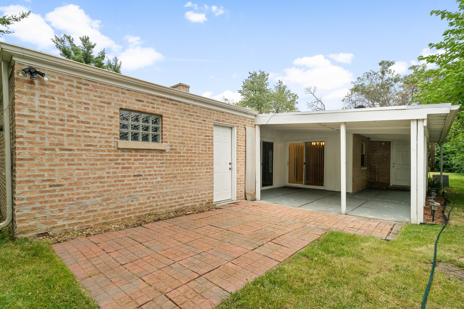 629 W Edgewood Road, Lombard, IL 60148