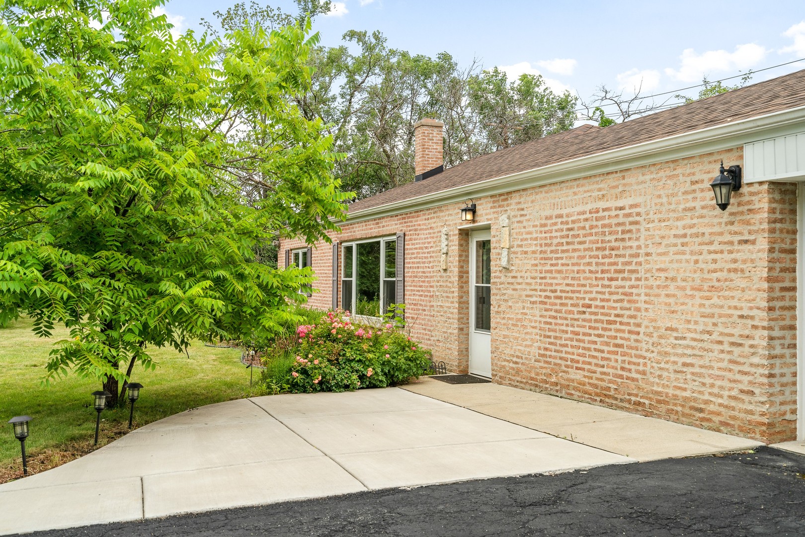 629 W Edgewood Road, Lombard, IL 60148