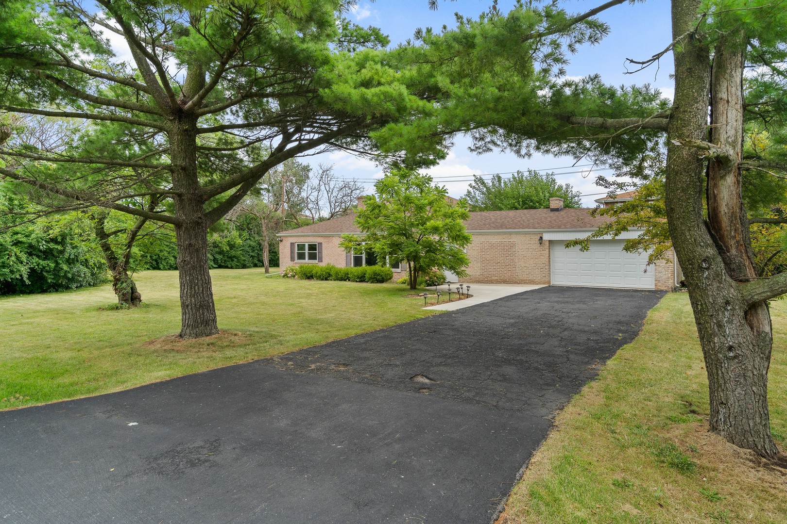 629 W Edgewood Road, Lombard, IL 60148