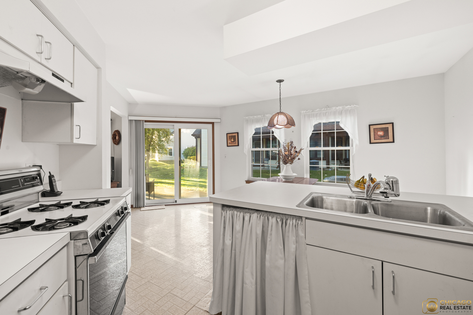 722 Sutton Circle, Wheeling, IL 60090
