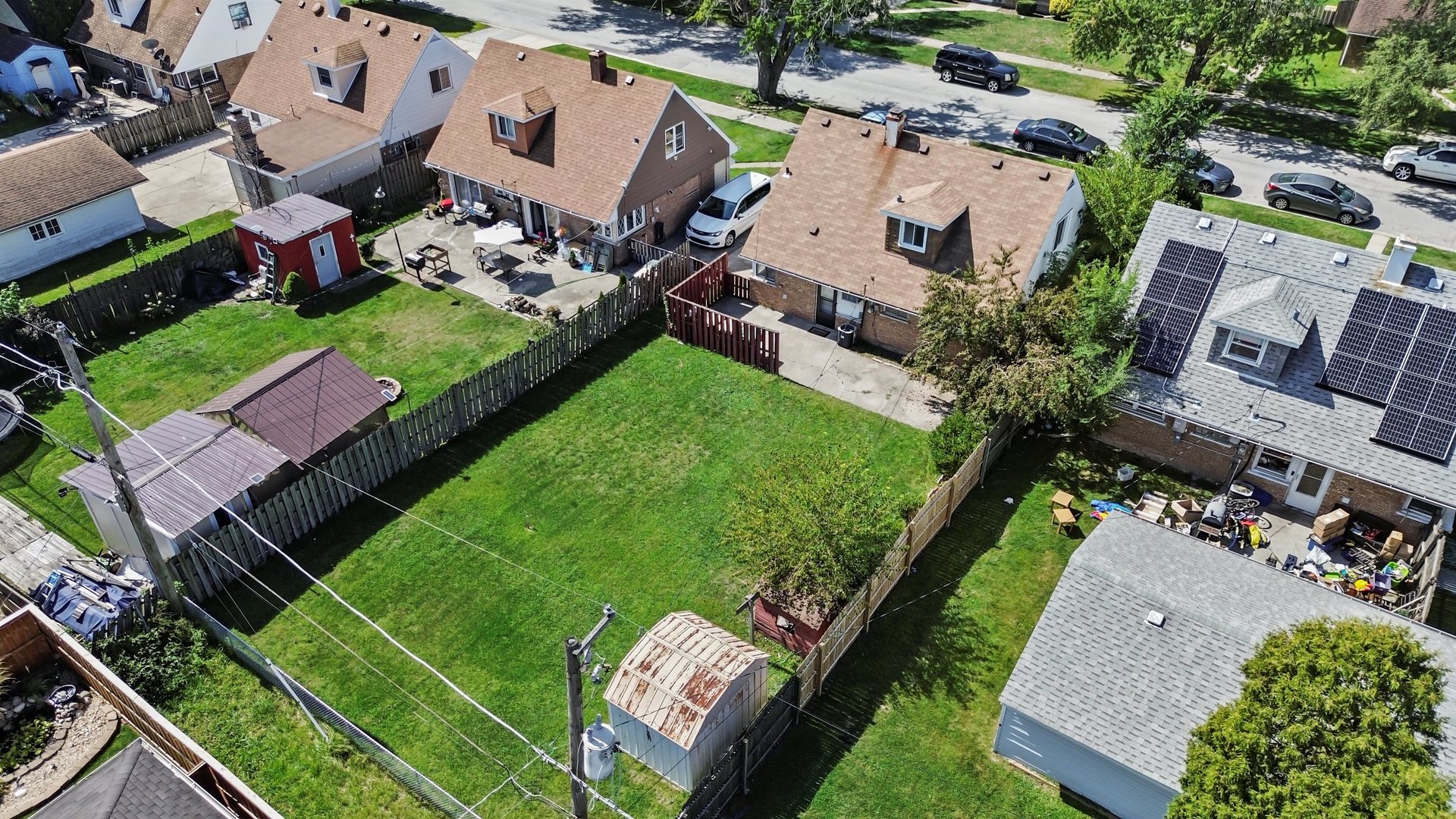 17007 Oakwood Avenue, Lansing, IL 60438