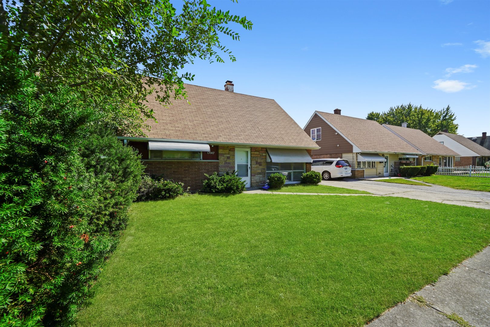 17007 Oakwood Avenue, Lansing, IL 60438