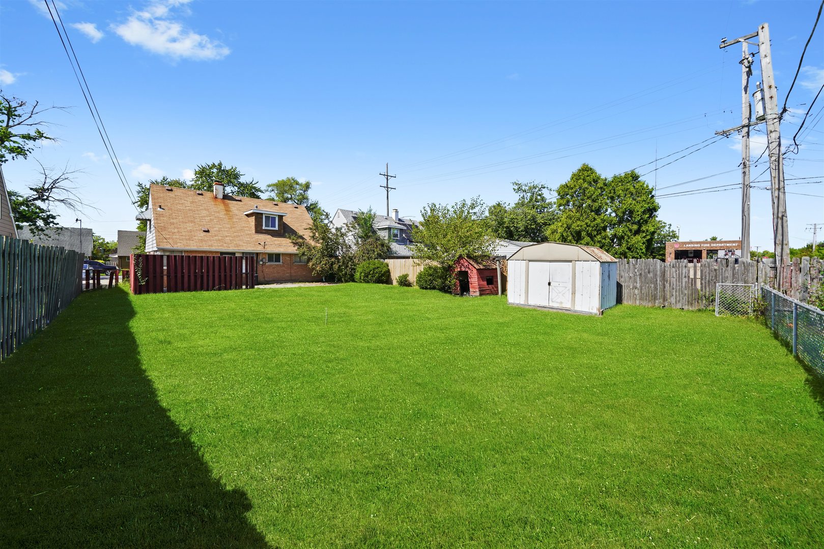 17007 Oakwood Avenue, Lansing, IL 60438